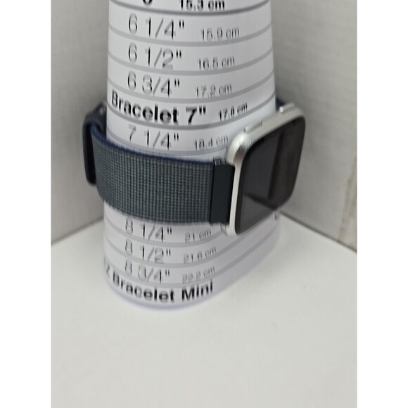 Fitbit Versa FB504 Smartwatch Fitness Heart Rate Bluetooth Extr Bands No Charger - Picture 7 of 13